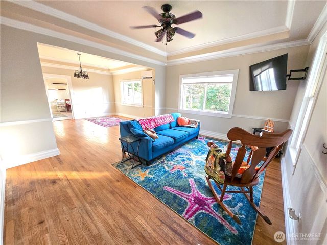 512 1st Street S, Sultan, WA 98294