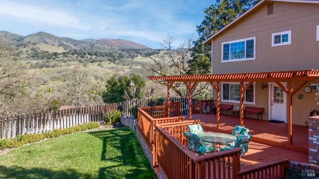 830 Riverside Dr, Ukiah, CA 95482