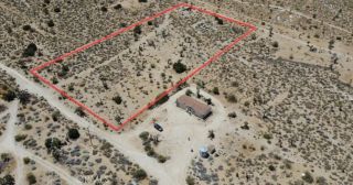 210 Avenue X, Llano, CA 93544