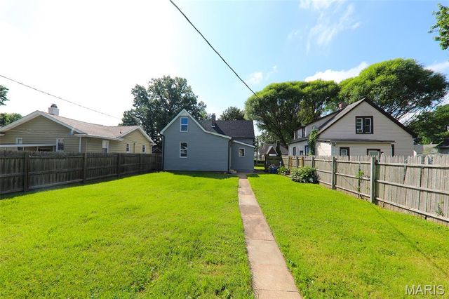 1649 N Church Street, Belleville, IL 62221
