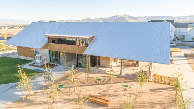 7103 W DOCKSIDER DR, South Jordan, UT 84009