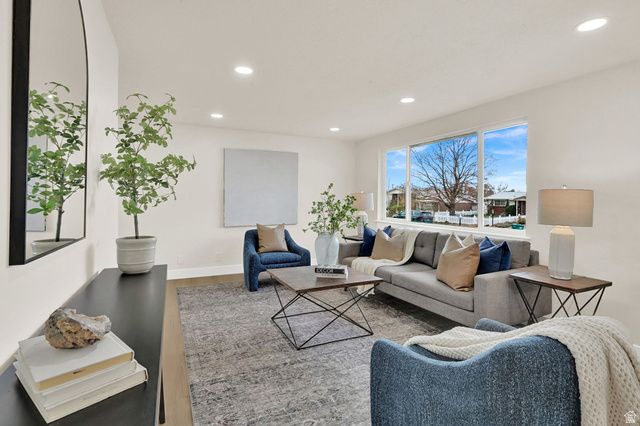 4220 S 2075 W, Roy, UT 84067