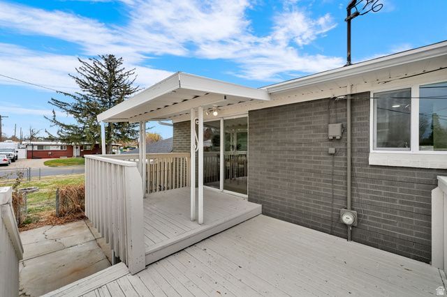 4220 S 2075 W, Roy, UT 84067