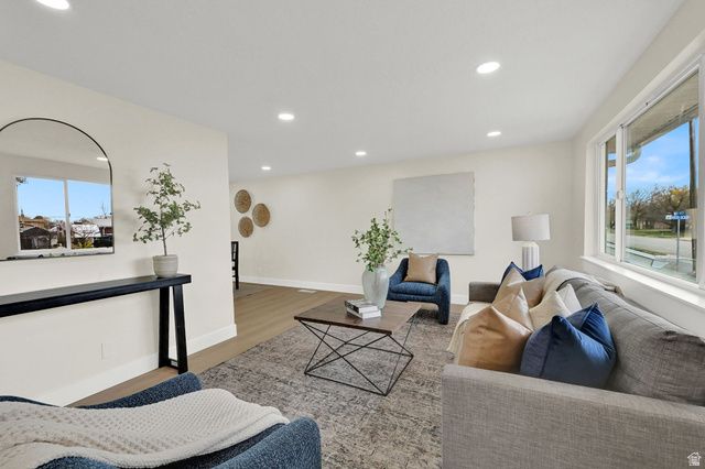 4220 S 2075 W, Roy, UT 84067