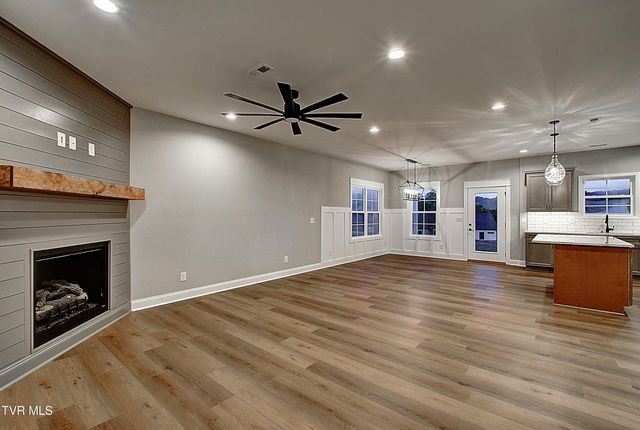 939 Daybreak Crest, Jonesborough, TN 37659