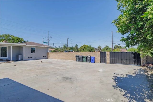 18087 San Bernardino, Bloomington, CA 92316