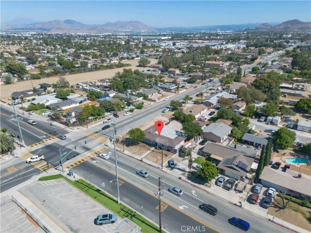 18087 San Bernardino, Bloomington, CA 92316
