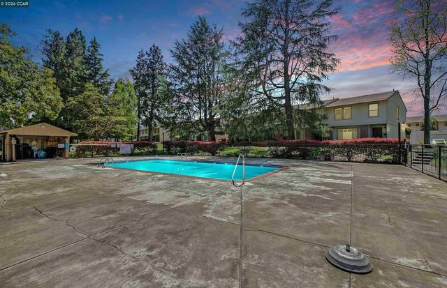 1812 Wildbrook Ct C, Concord, CA 94521