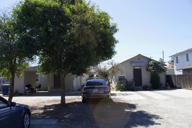 1411 Annadale Ave Apt C, Sanger, CA 93657