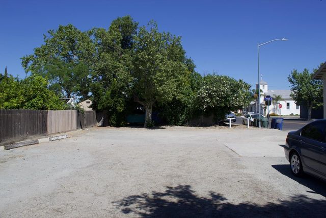 1411 Annadale Ave Apt C, Sanger, CA 93657