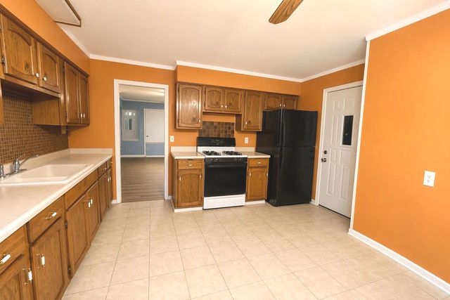 47 Birch Street, Carpentersville, IL 60110