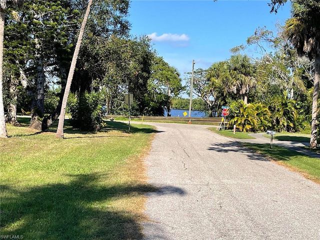 215 Delray AVE, Fort Myers, FL 33905