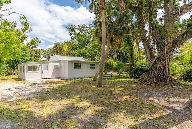 215 Delray AVE, Fort Myers, FL 33905
