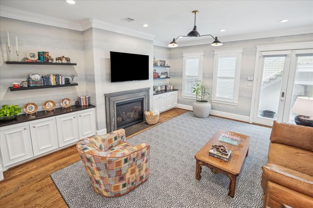 327 W 23rd Street A, Houston, TX 77008