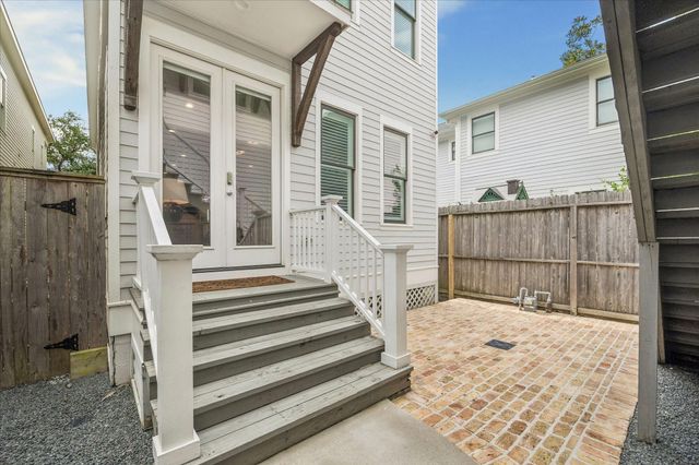 327 W 23rd Street A, Houston, TX 77008