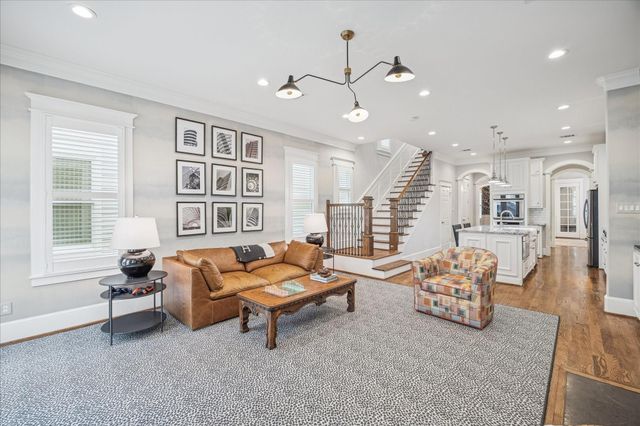 327 W 23rd Street A, Houston, TX 77008