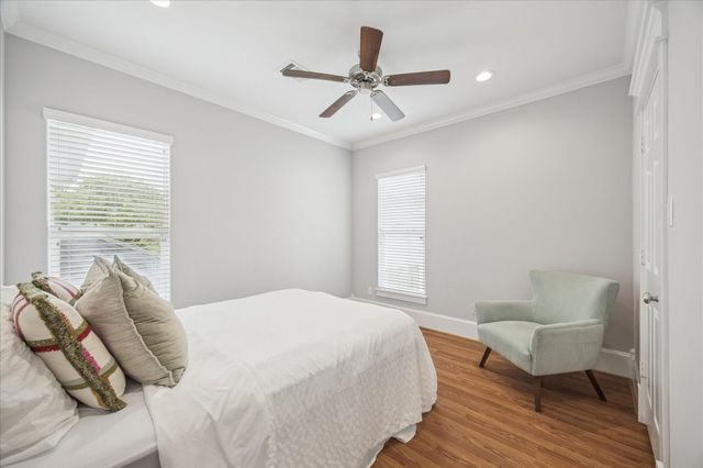 327 W 23rd Street A, Houston, TX 77008