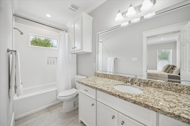 327 W 23rd Street A, Houston, TX 77008