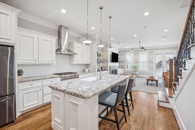 327 W 23rd Street A, Houston, TX 77008