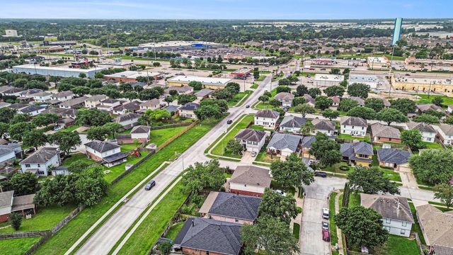 9806 Revelstoke Drive, Houston, TX 77086