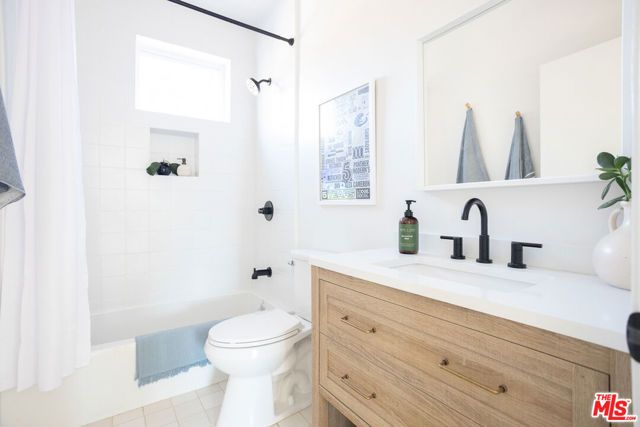 2210 Echo Park Avenue, Los Angeles, CA 90026