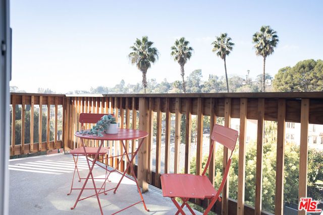 2210 Echo Park Avenue, Los Angeles, CA 90026