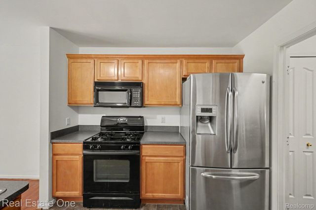 8025 Springdale Drive 48, White Lake Charter Township, MI 48386