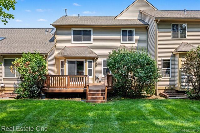 8025 Springdale Drive 48, White Lake Charter Township, MI 48386