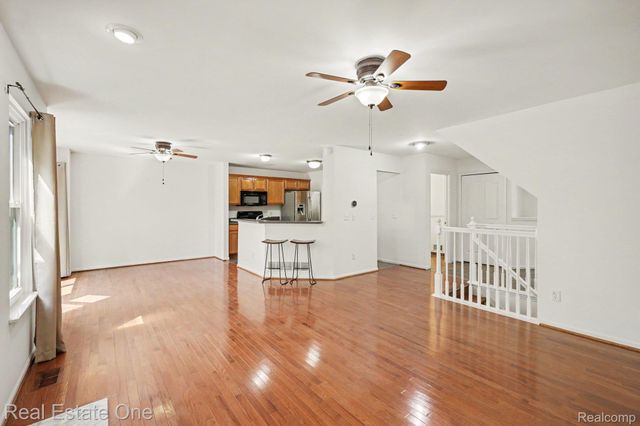 8025 Springdale Drive 48, White Lake Charter Township, MI 48386