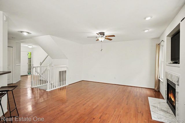 8025 Springdale Drive 48, White Lake Charter Township, MI 48386