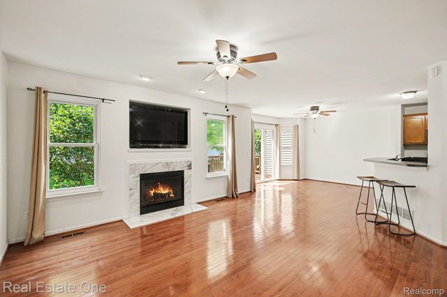 8025 Springdale Drive 48, White Lake Charter Township, MI 48386