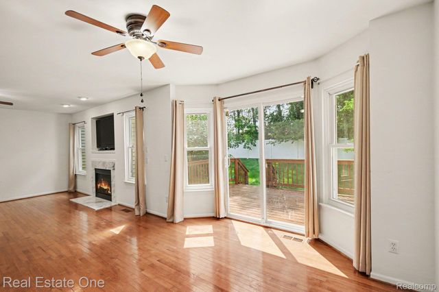 8025 Springdale Drive 48, White Lake Charter Township, MI 48386