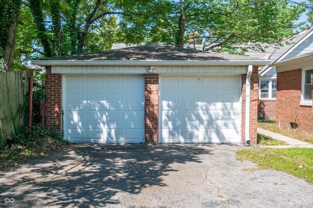 5245 E Market Street, Indianapolis, IN 46219