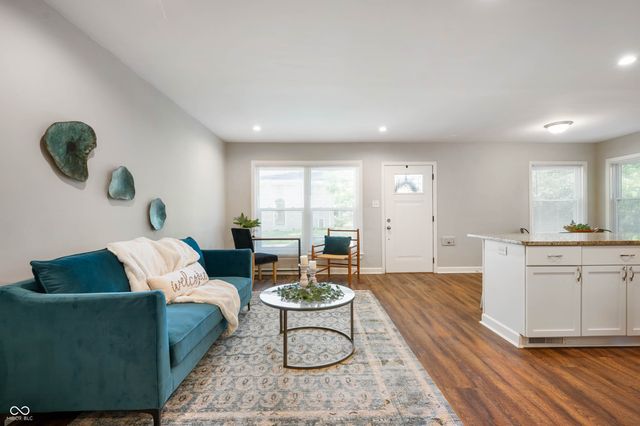 5245 E Market Street, Indianapolis, IN 46219