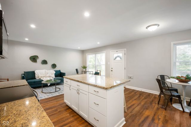 5245 E Market Street, Indianapolis, IN 46219