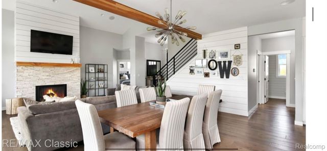 835 Adams Rd, Milford, MI 48381