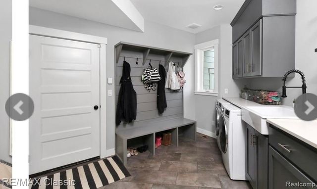 835 Adams Rd, Milford, MI 48381