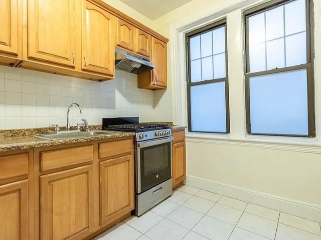 25 Mount Hood Road 2, Boston, MA 02135