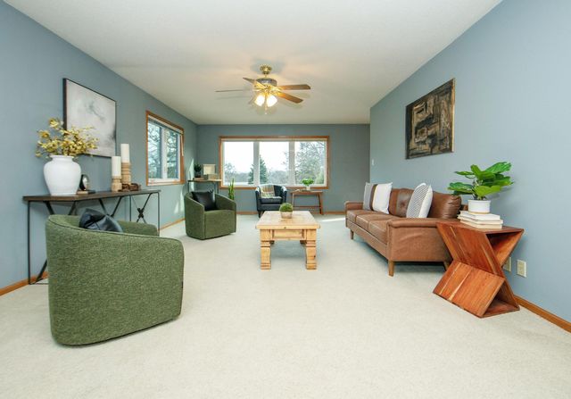 205 Island View Dr, Waverly, IA 50677