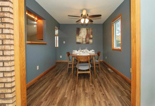 205 Island View Dr, Waverly, IA 50677