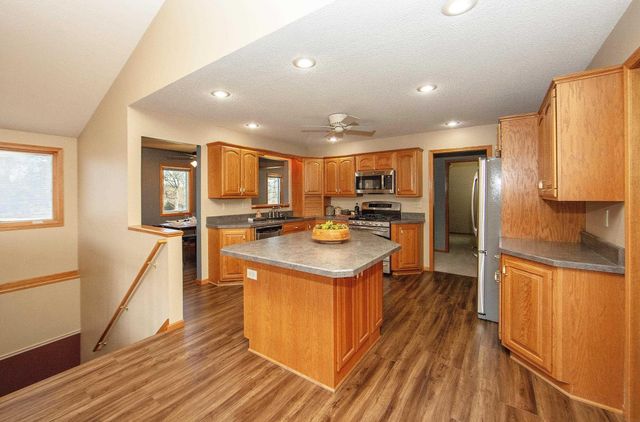 205 Island View Dr, Waverly, IA 50677