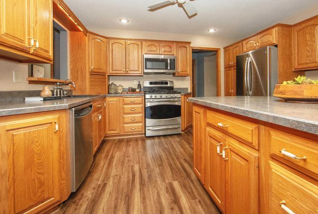 205 Island View Dr, Waverly, IA 50677