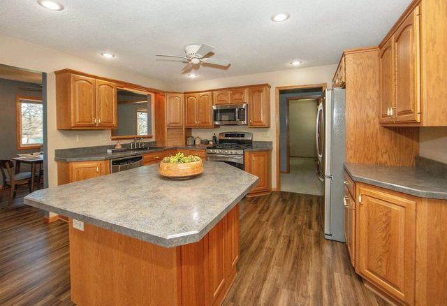 205 Island View Dr, Waverly, IA 50677