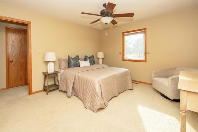 205 Island View Dr, Waverly, IA 50677