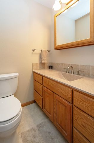 205 Island View Dr, Waverly, IA 50677