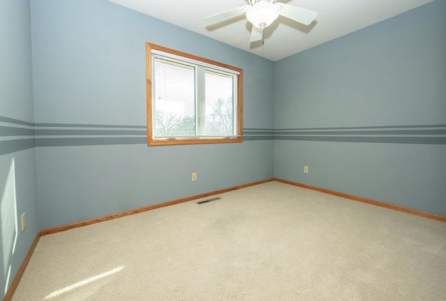 205 Island View Dr, Waverly, IA 50677