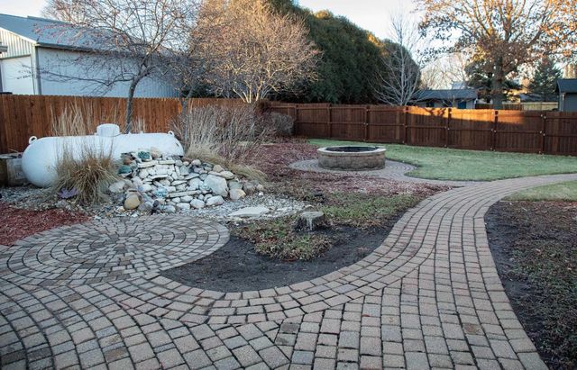 205 Island View Dr, Waverly, IA 50677