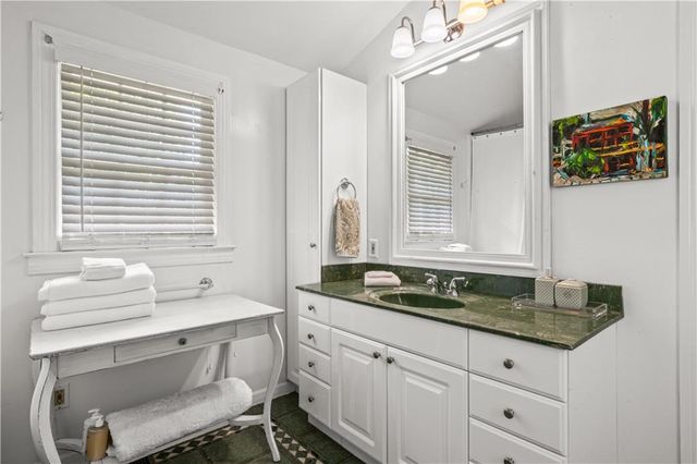 4704 Oxford Drive, Mobile, AL 36618