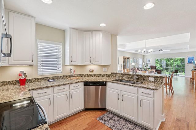 16066 BELLA WOODS DRIVE, Tampa, FL 33647