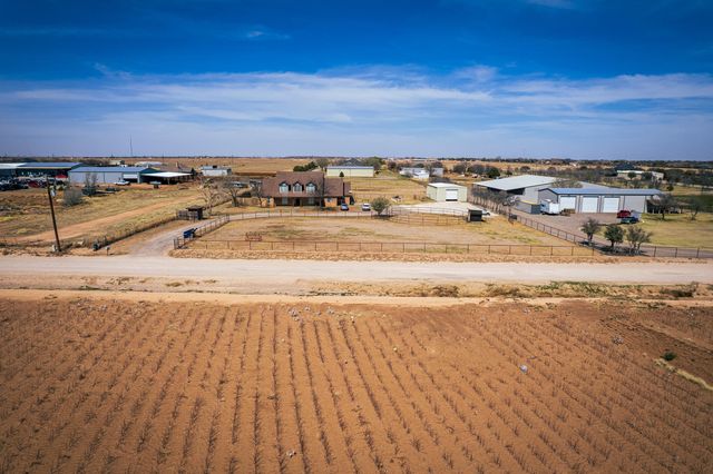5808 County Rd 7620, Lubbock, TX 79424